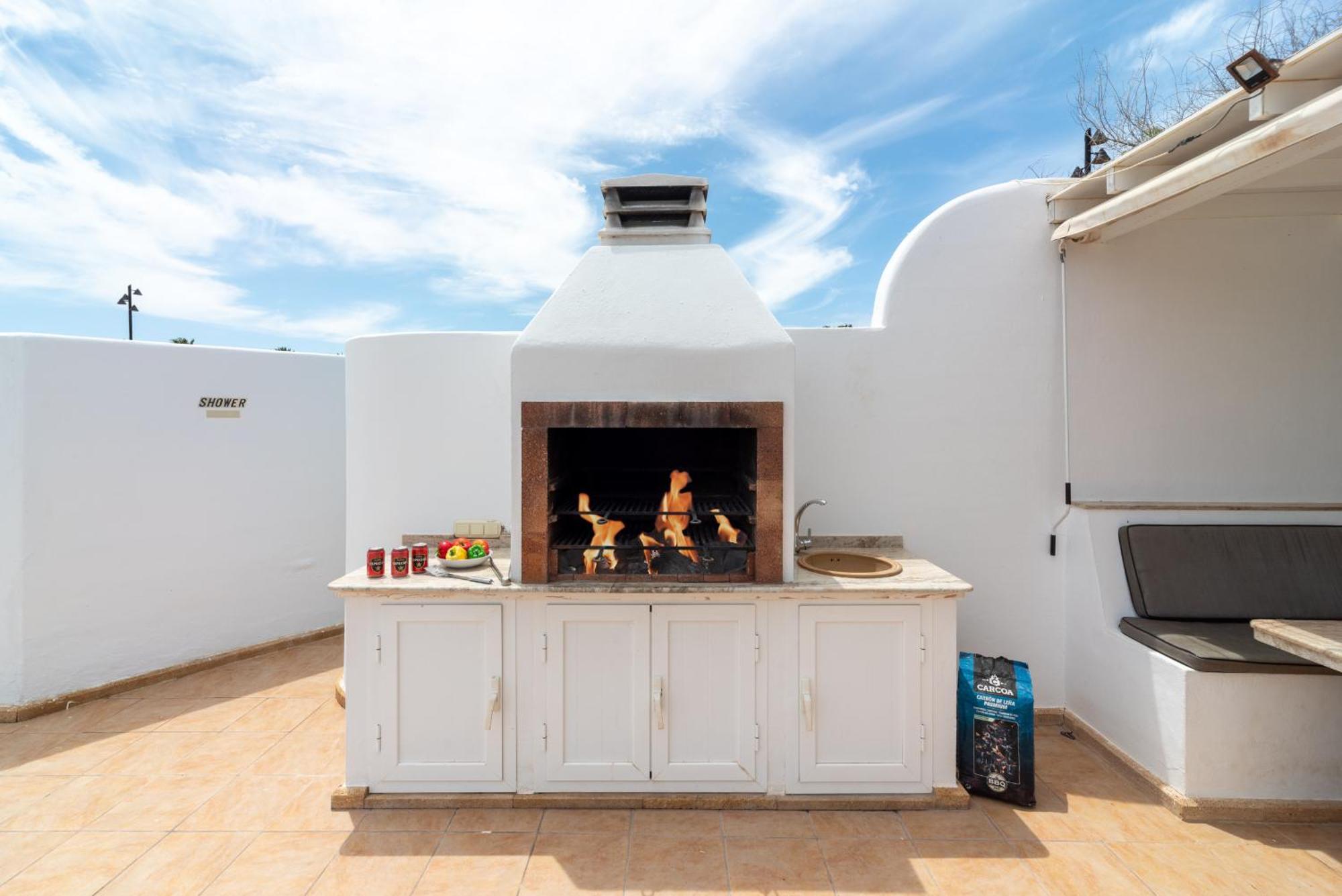 Villa Michelle - Lh114 By Villas Now Ltd Playa Blanca  Exteriör bild