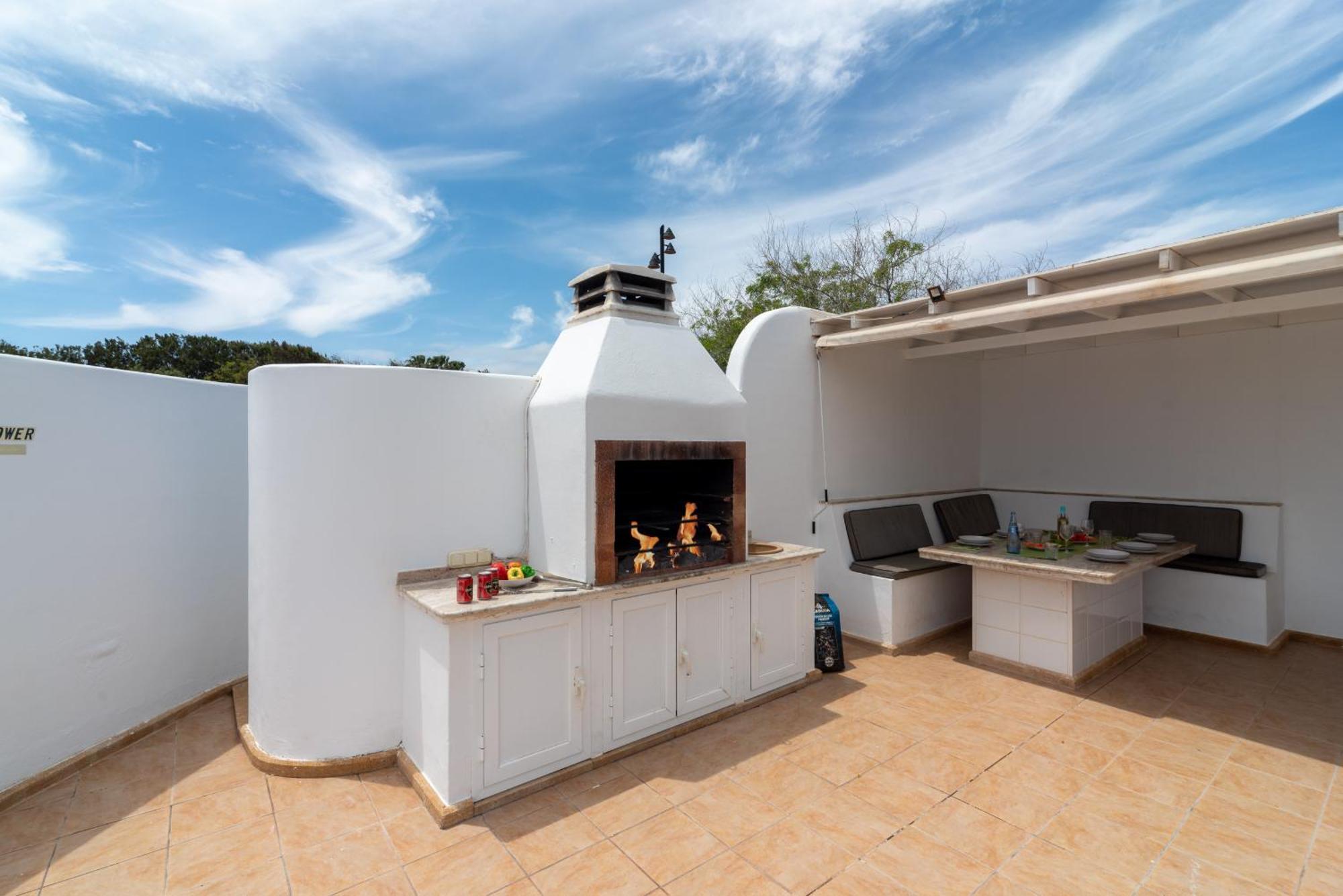 Villa Michelle - Lh114 By Villas Now Ltd Playa Blanca  Exteriör bild