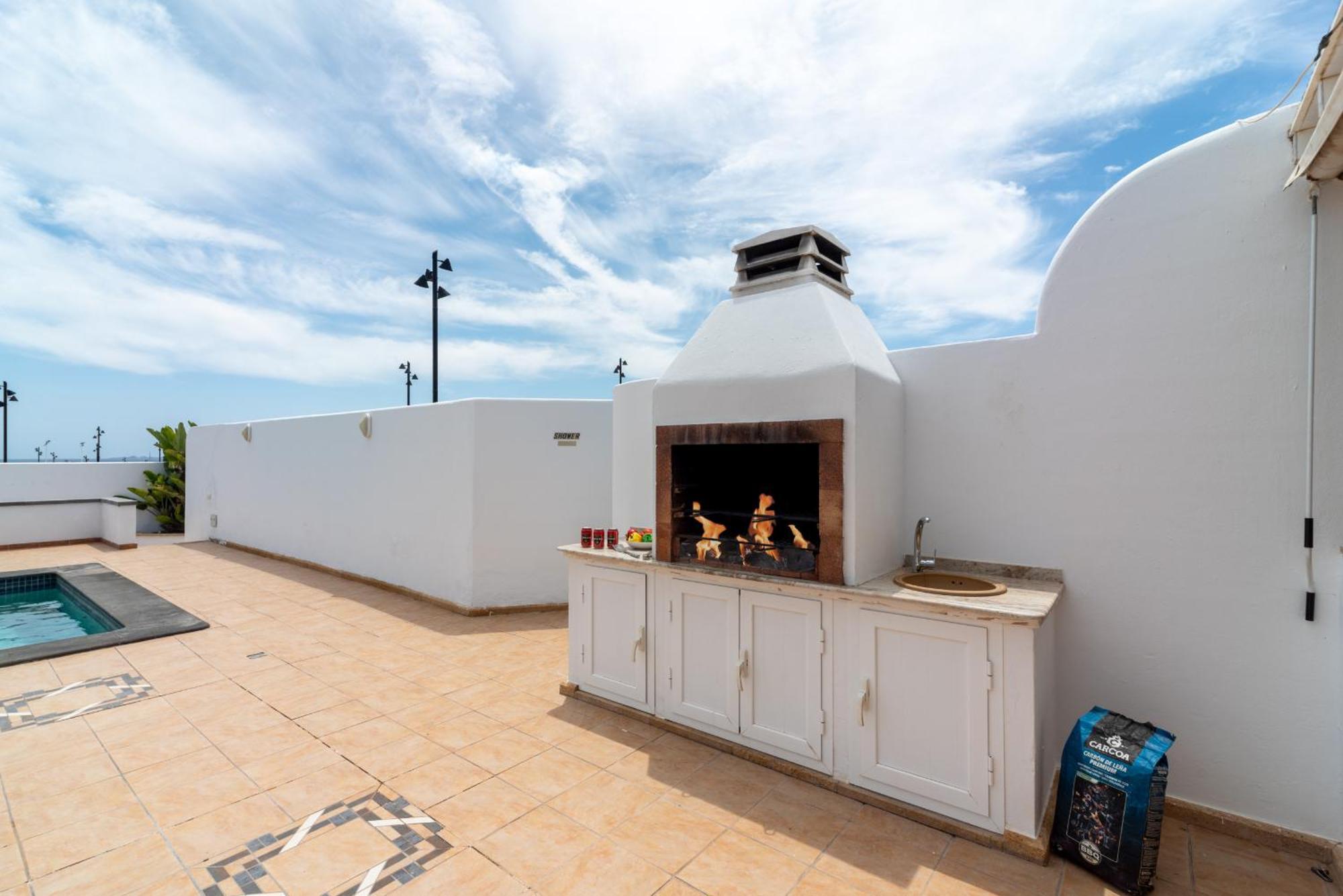Villa Michelle - Lh114 By Villas Now Ltd Playa Blanca  Exteriör bild